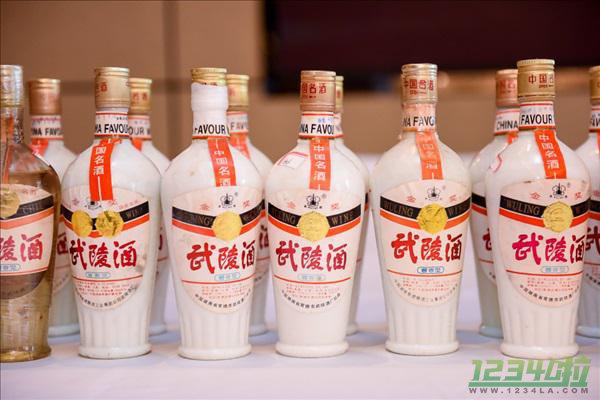 京东陈年老酒上线：涉及17大名酒 中国酒协鉴真伪