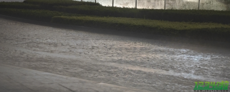 连续暴雨后南方人迎来了内裤危机 干的速度赶不上穿的速度