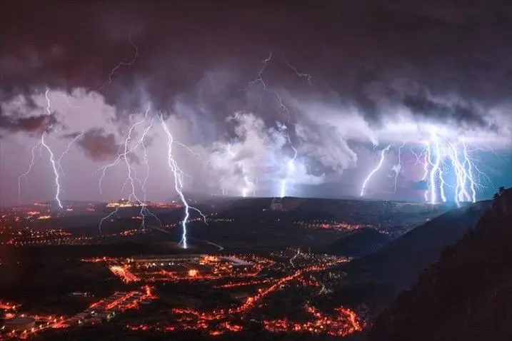 雷暴